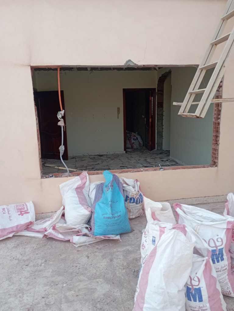 تكسير جدران بالرياض