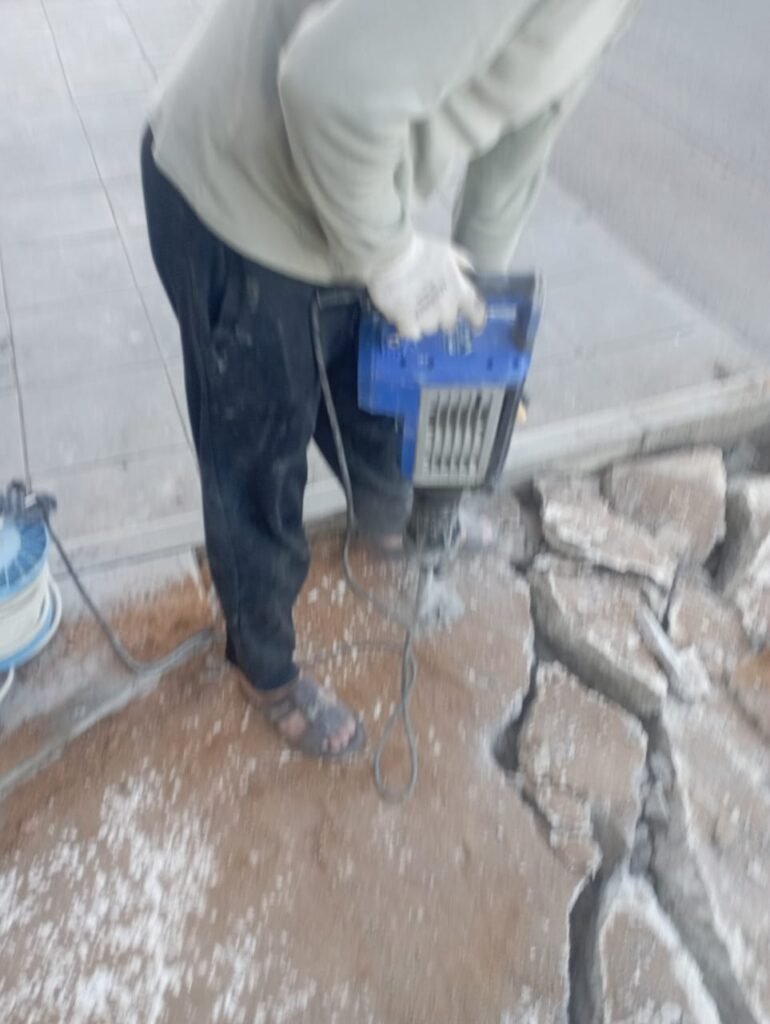 تكسر جدران بالرياض