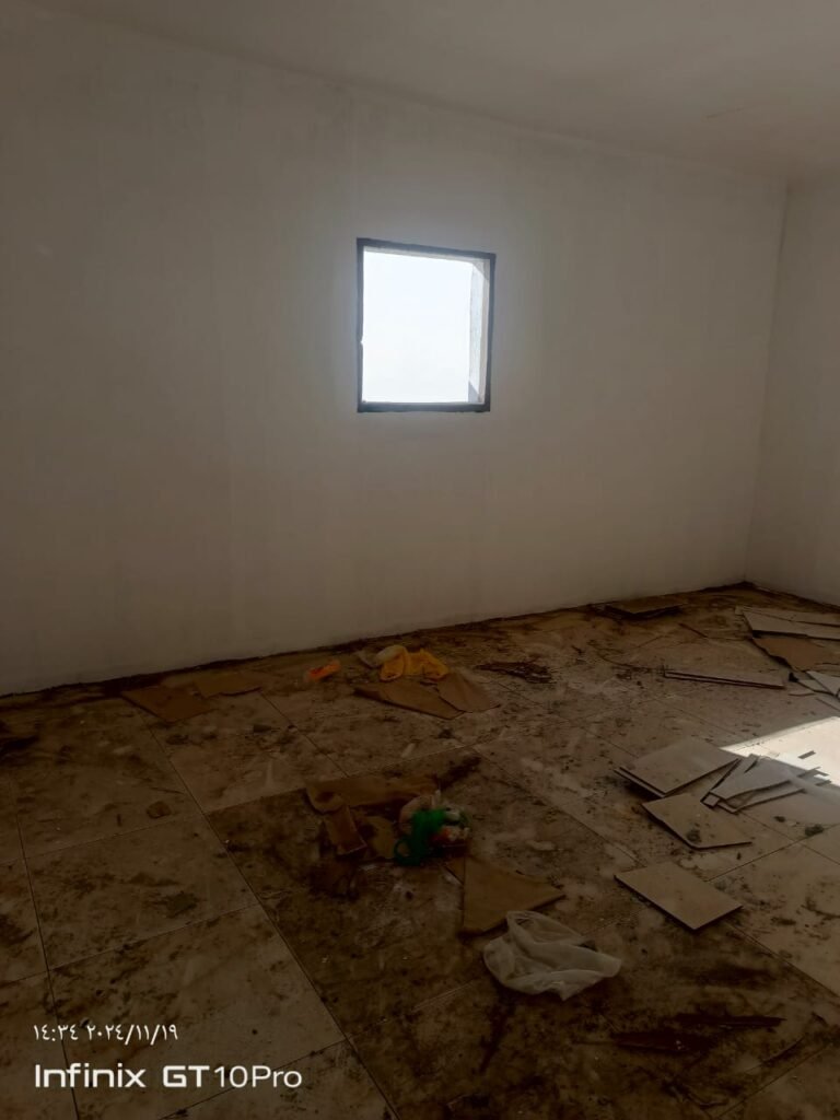 تكسير جدران بالرياض