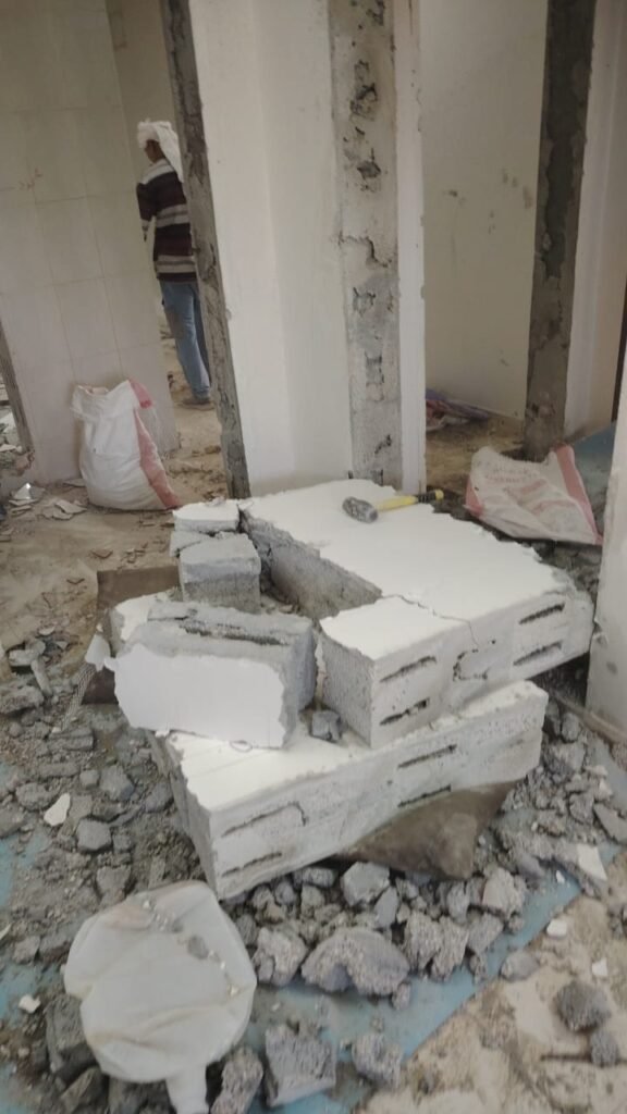 تكسر جدران بالرياض